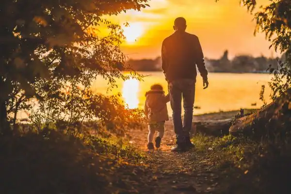 image of dad and child - parental alienation West Bromwich